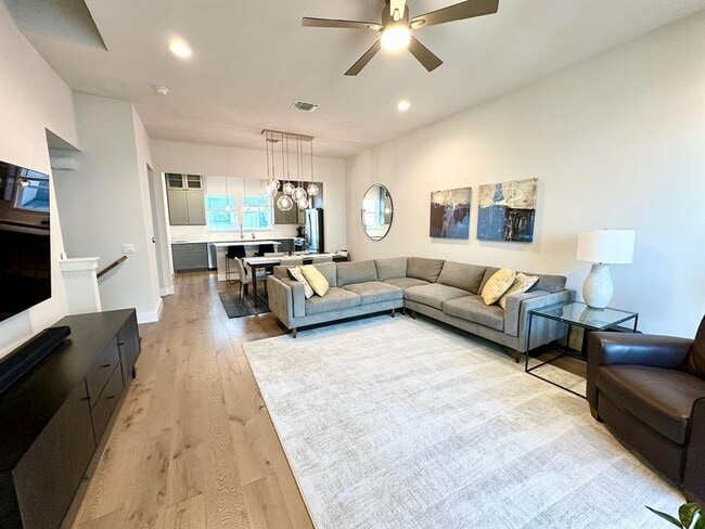 Building Photo - 4404 Authentic Dr