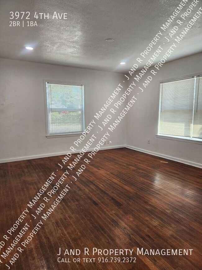 Building Photo - 3972 4th Ave