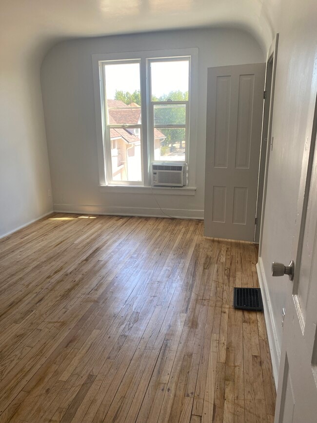 Building Photo - 215 Colorado Ave