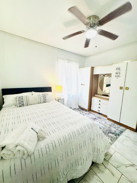 Building Photo - 4017 Osby Dr