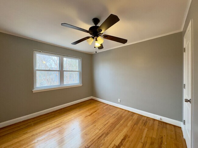 Building Photo - Charming 4 Bedroom/2 Bathroom Townhome in Mid-Govans, MD!