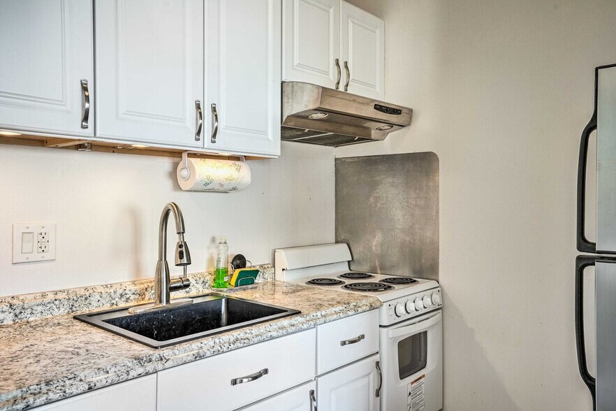 Building Photo - 2 Anchor Dr