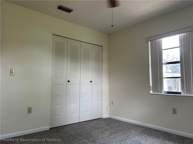 Building Photo - 310 Kite Ave