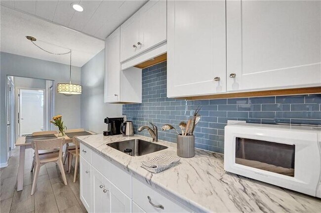 Building Photo - 224 Hibiscus Ave