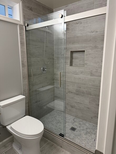 Building Photo - 806 42nd Ave