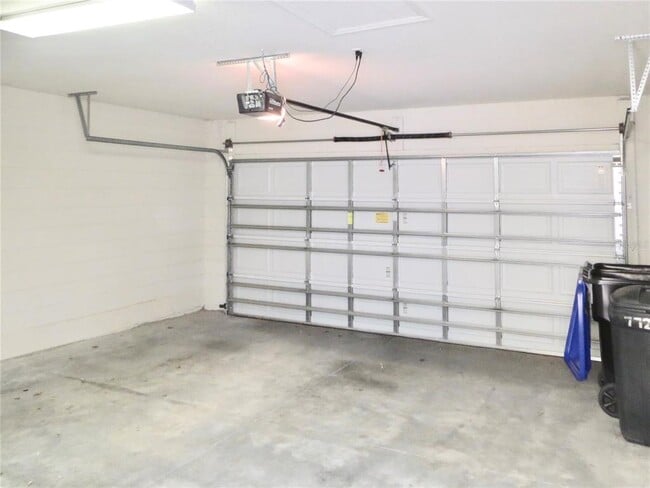 Building Photo - 7728 Moser Ave