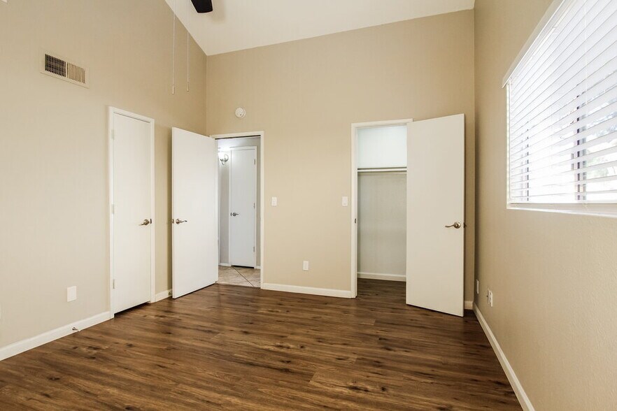 Building Photo - 20631 N 22nd Ave