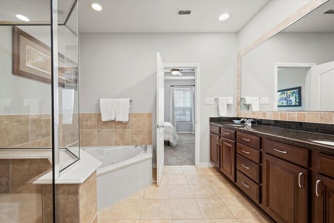 Building Photo - Welcome Home to the Heart of Addison!