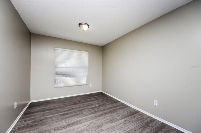 Building Photo - 2733 Mint Dr