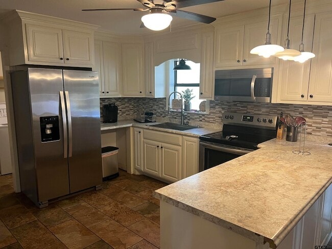 Building Photo - 1228 Carol Ln