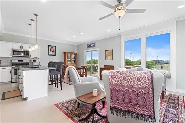 Living dining and kitchen - 7345 Griffey St