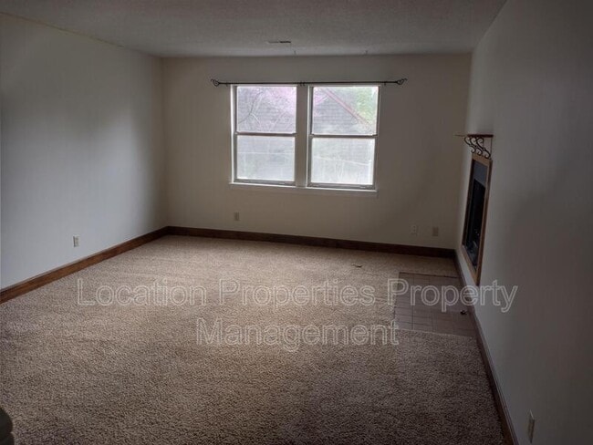 Building Photo - 104 Glenview Dr