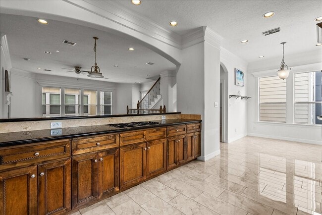 Building Photo - 6118 Tyne St