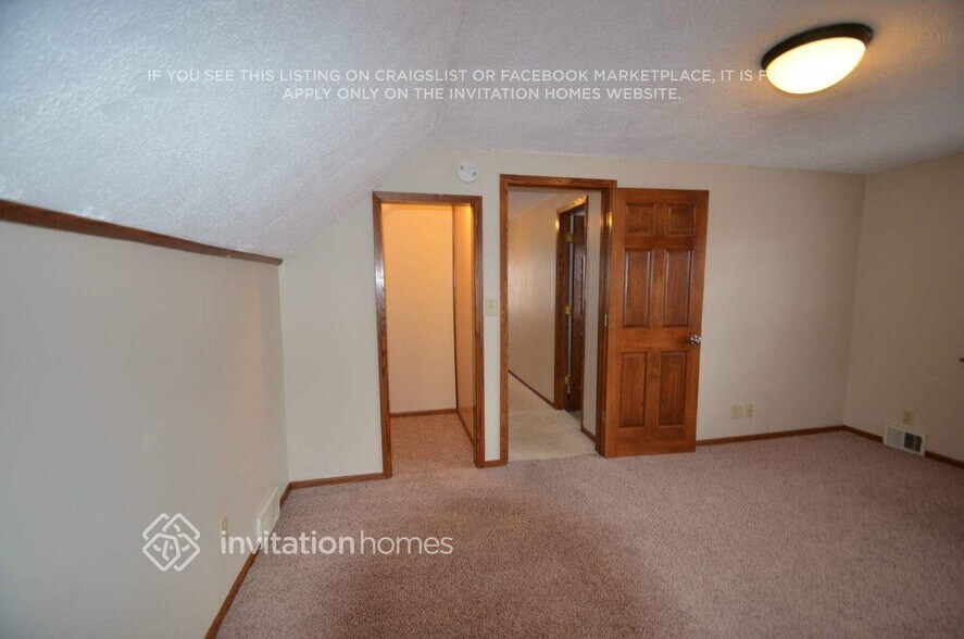 Building Photo - 5753 27th Ave S