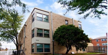 Building Photo - 2025 Montreal