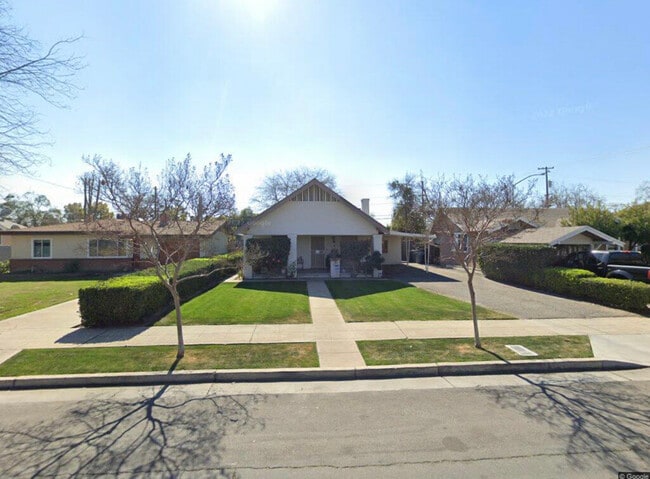 Primary Photo - 916 E Cortland Ave