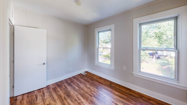 Building Photo - Beautiful Beaver Hills Single Family