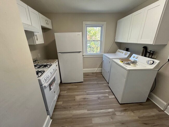 Building Photo - 362 Furnace St