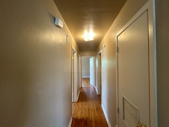 Building Photo - 1315 Jefferis Ave