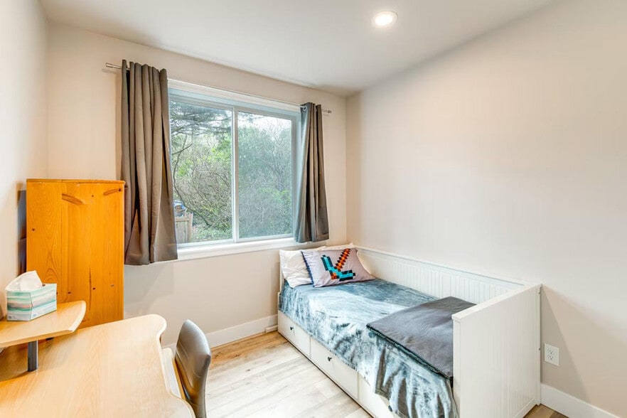 Building Photo - 221 Taurus Blvd SW