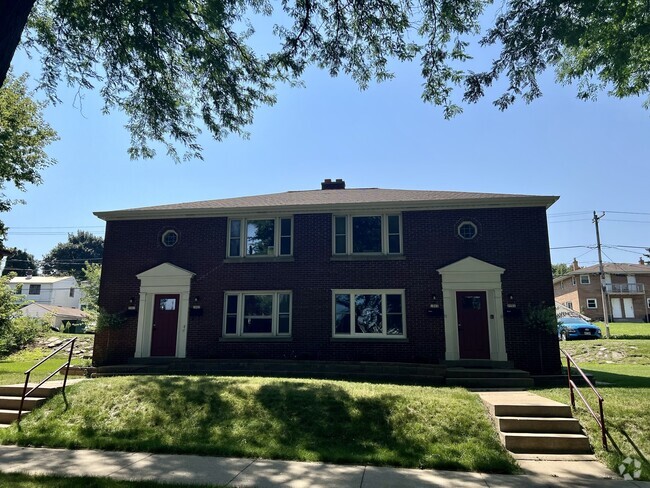 Building Photo - 1901 E Oklahoma Ave