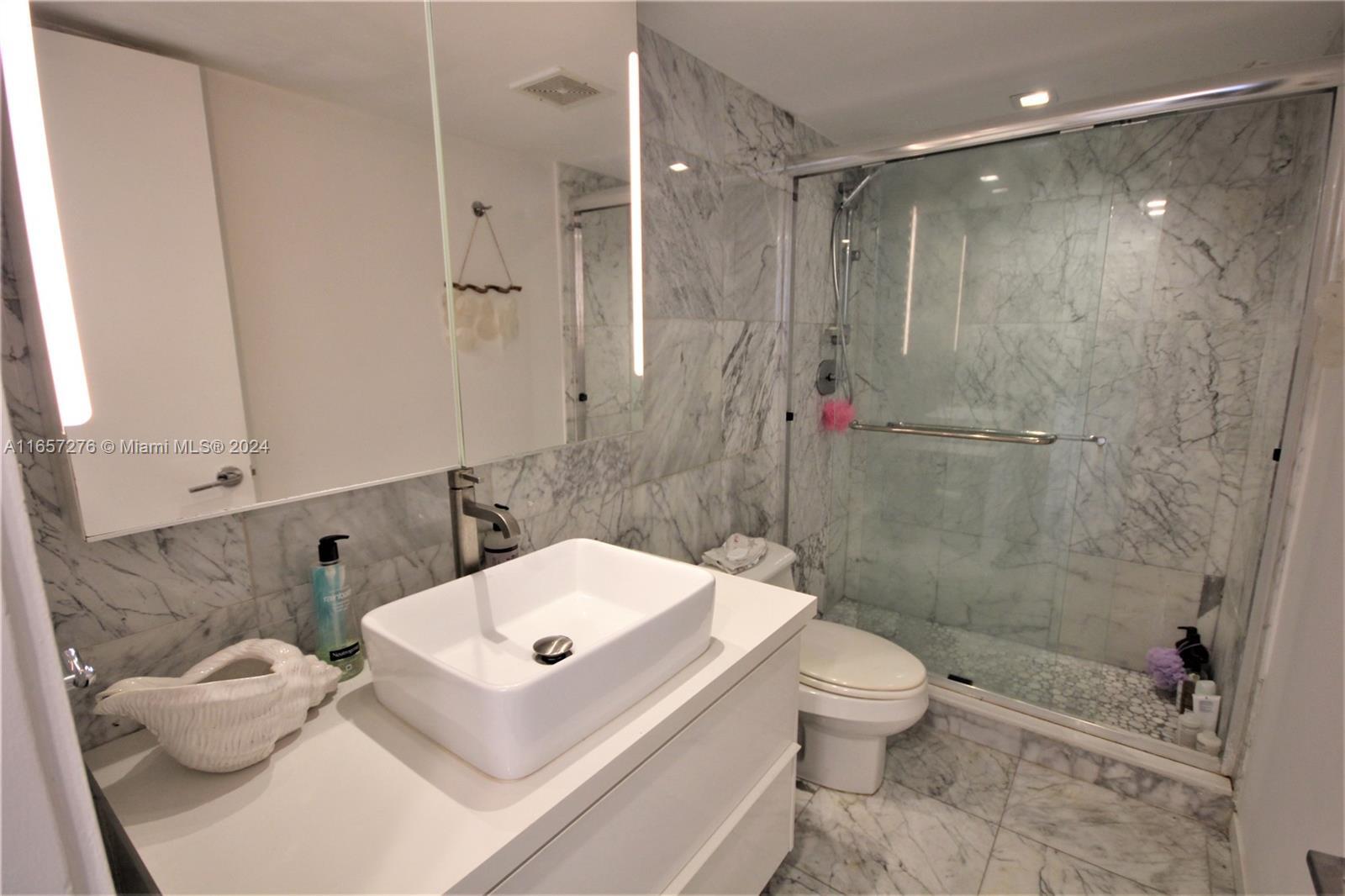 Building Photo - 5151 Collins Ave