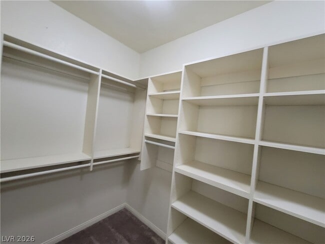 Building Photo - 5564 Bethany Bend Dr