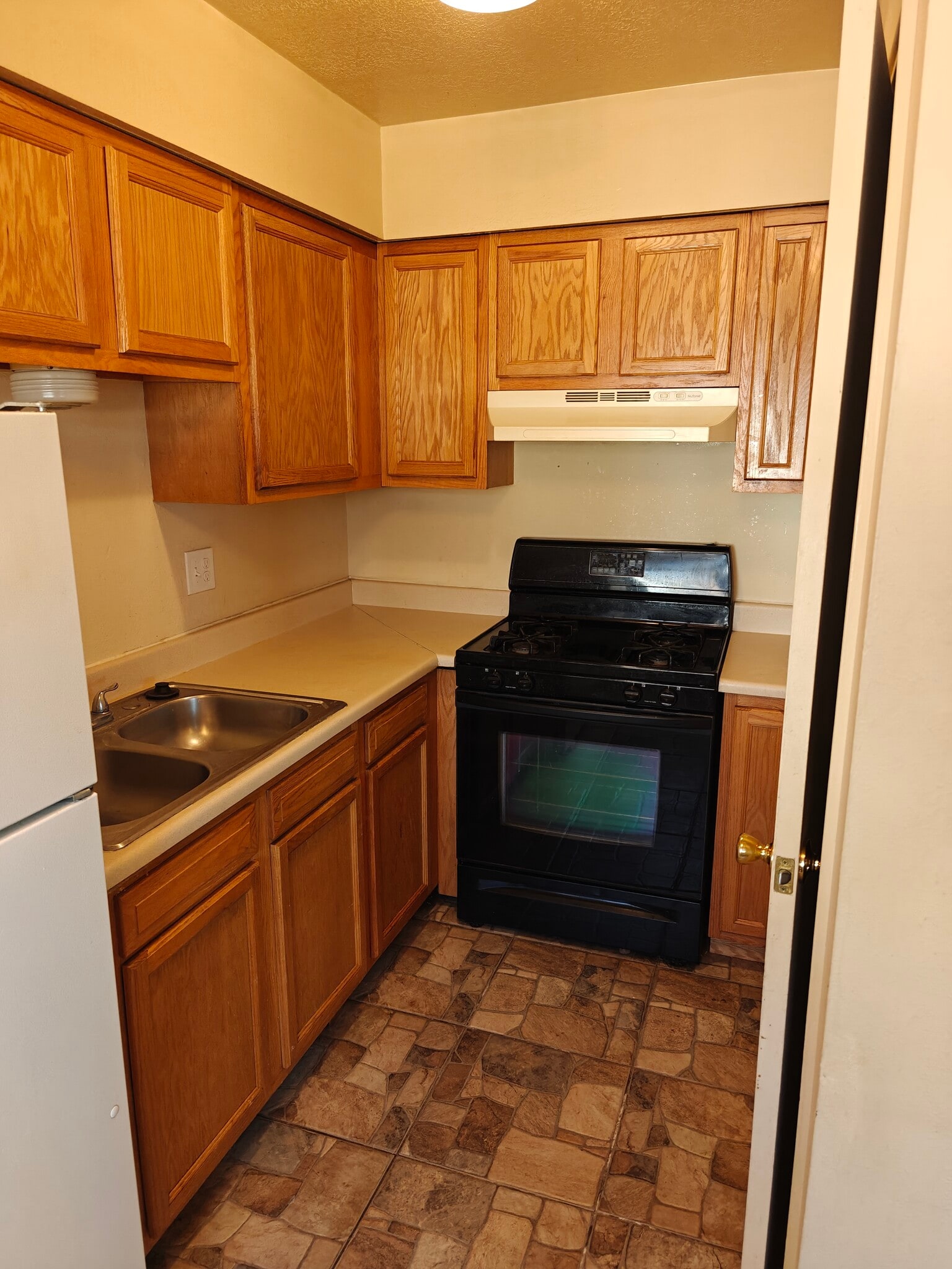 Building Photo - 3220 Wellesley Ct NE