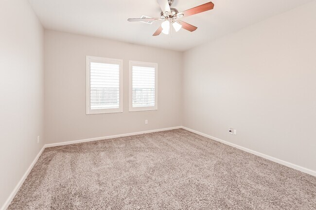 Building Photo - 10080 Pappas Dr