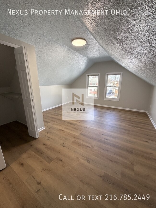 Building Photo - 843 E 232nd St