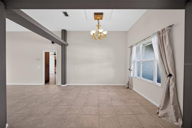 Building Photo - 1850 Sandy Knoll Cir N