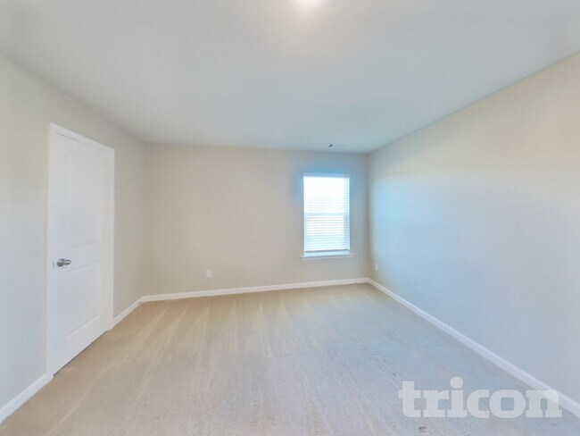 Building Photo - 1300 Deutz Dr