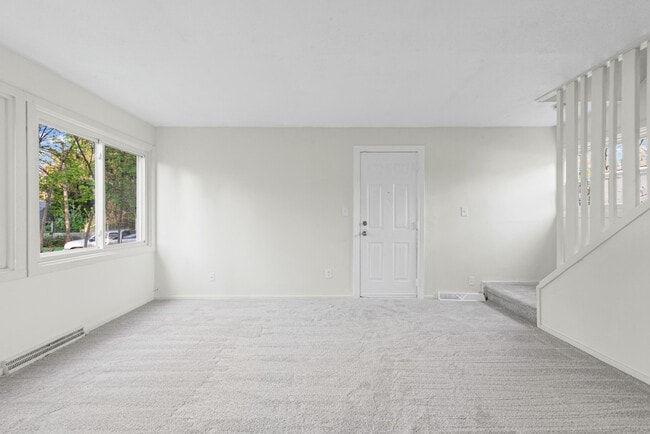 Building Photo - 31546 Alpena Ct