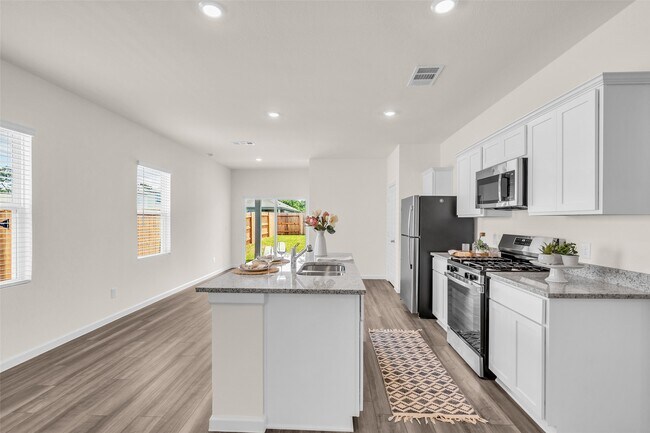 Building Photo - 18669 Shauna Danielle Dr