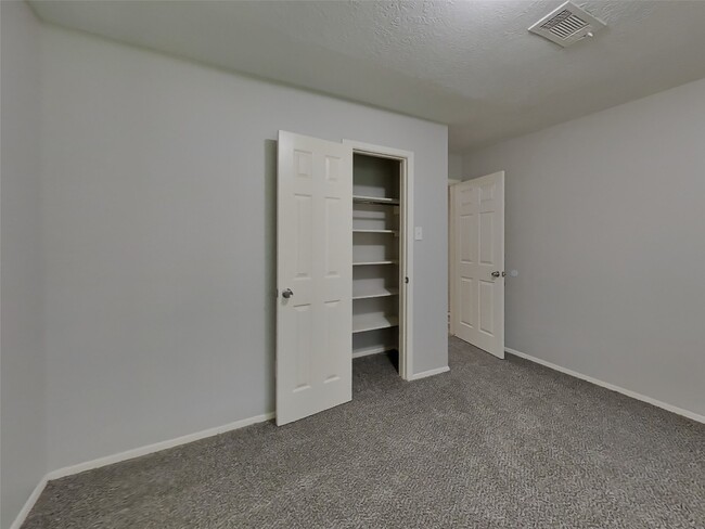 Building Photo - 4422 Monteith Dr