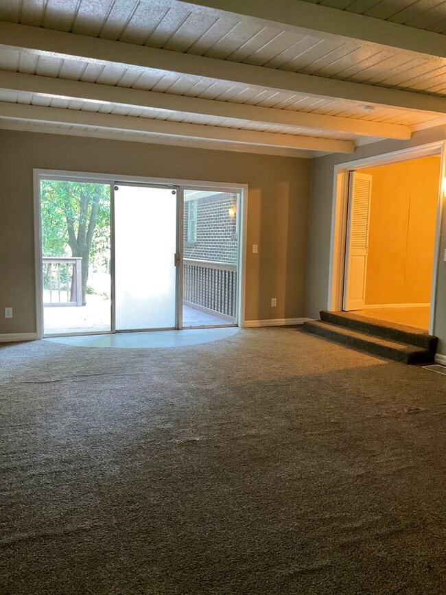 Building Photo - BACK ON THE MARKET!