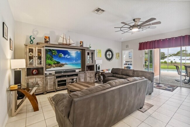 Building Photo - 163 Tigerlily Ct