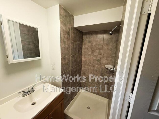 Building Photo - 3422 Moultree Pl