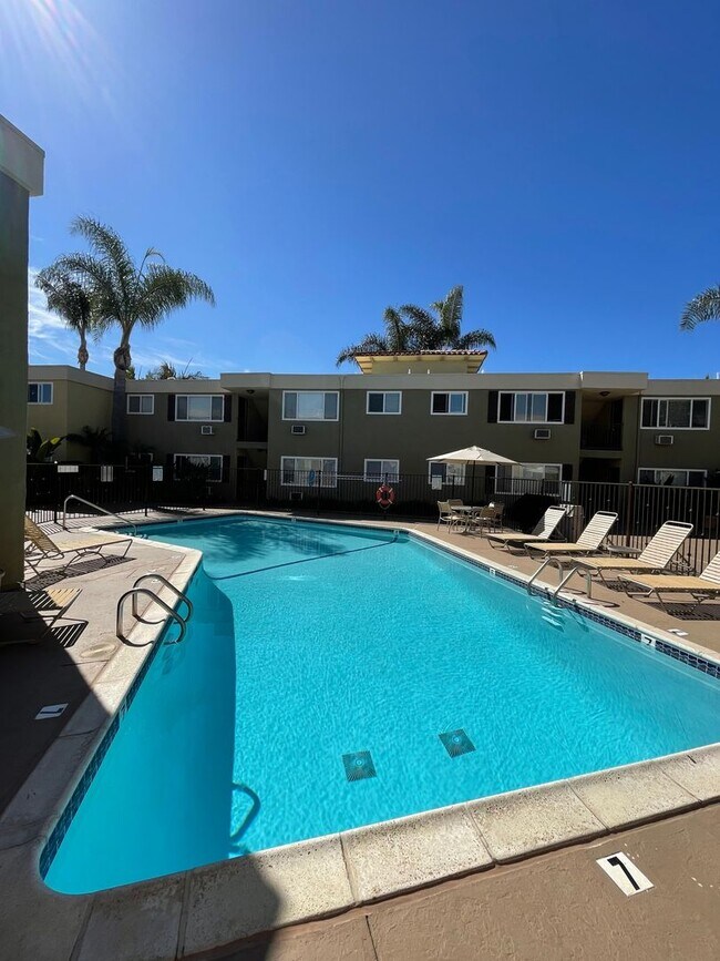 Building Photo - BEADNELL-QUIET UPGRADED CONDO IN GATED COMMUNITY W/ POOL