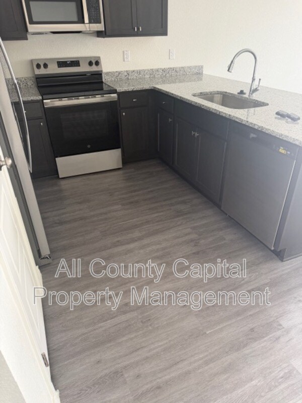 Building Photo - 8905 Ash Rd