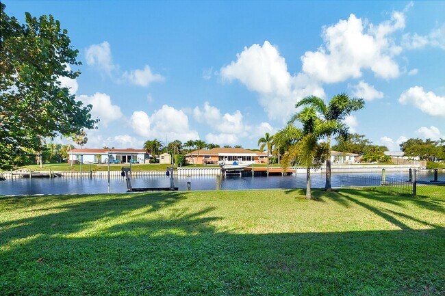 Building Photo - 1753 W Terrace Dr