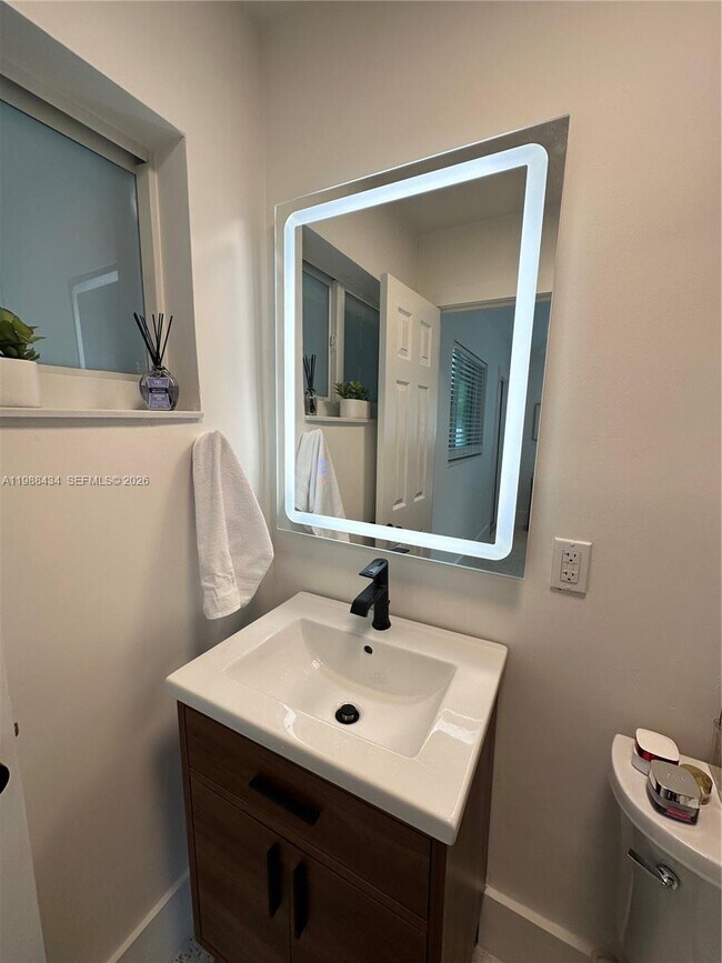 Building Photo - 1351 SW 32nd St