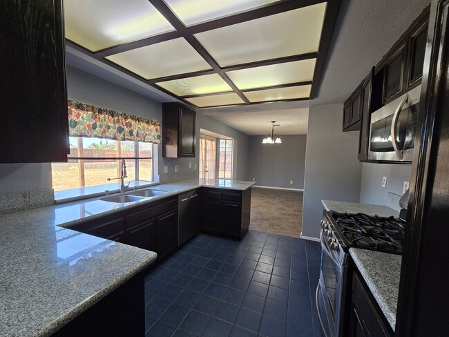 Building Photo - 39418 Southcliff Way
