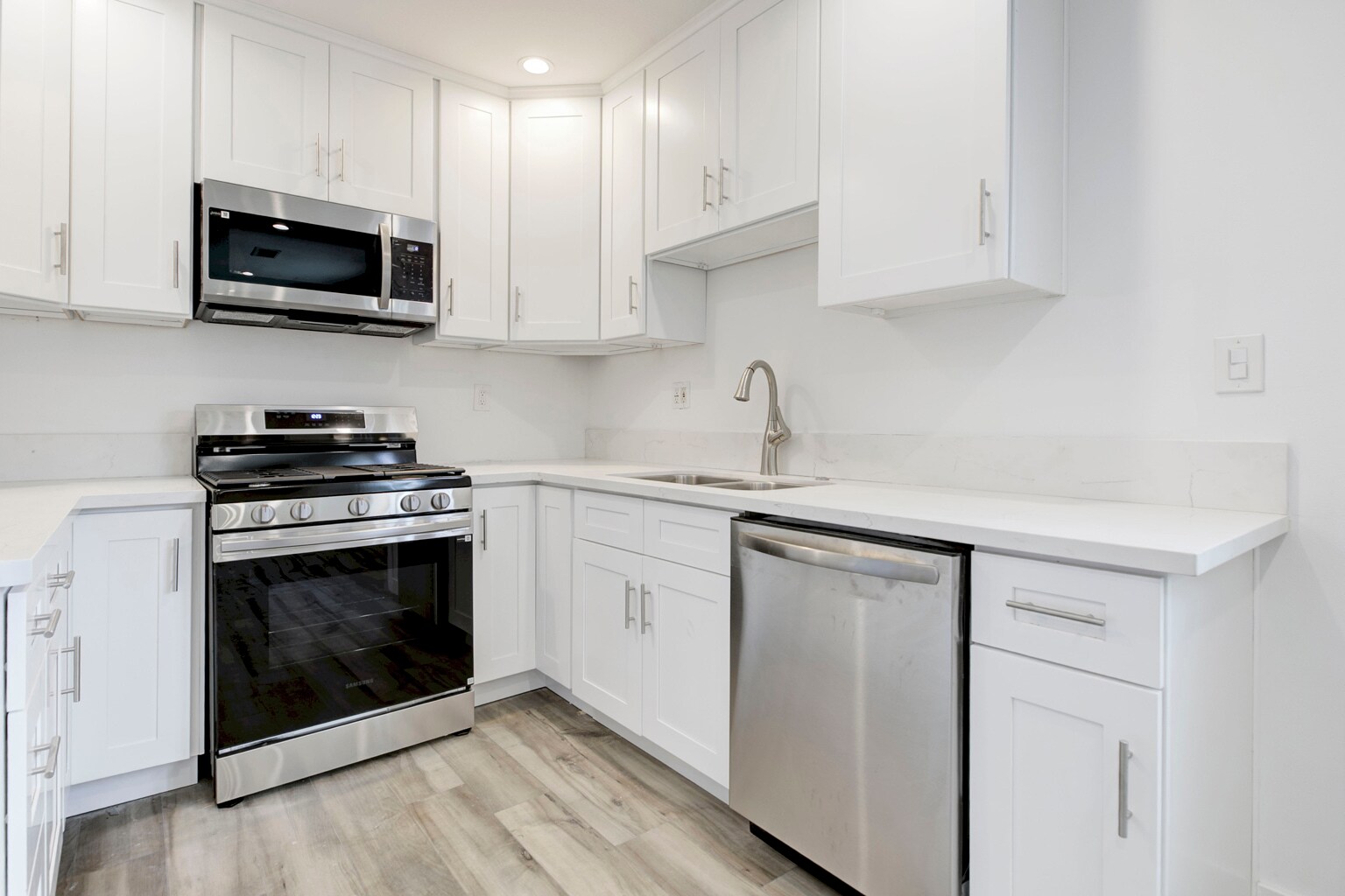 Building Photo - 11324 Haskell Ave