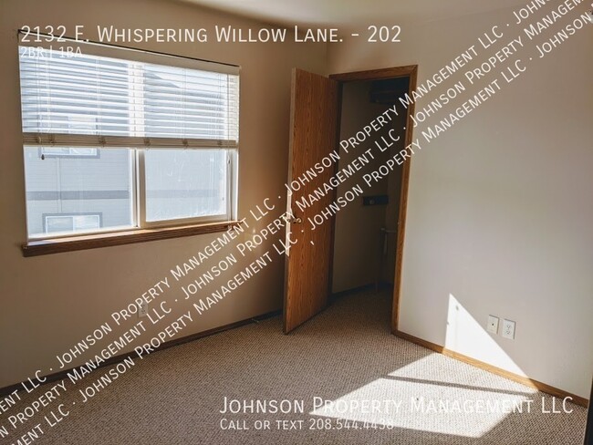 Building Photo - Whispering Willow Apartments: Modern, Conv...