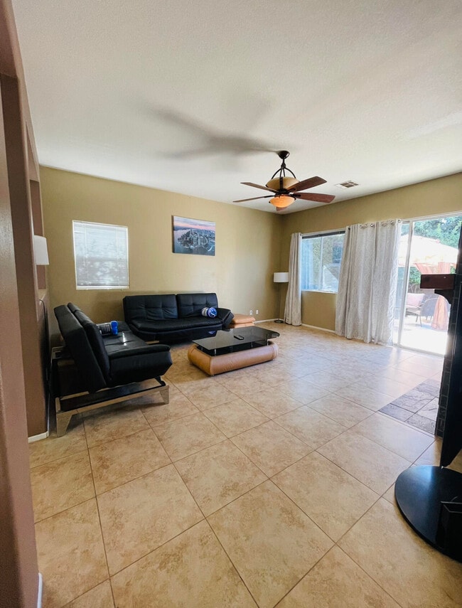 Building Photo - 27875 Avenida Maravilla