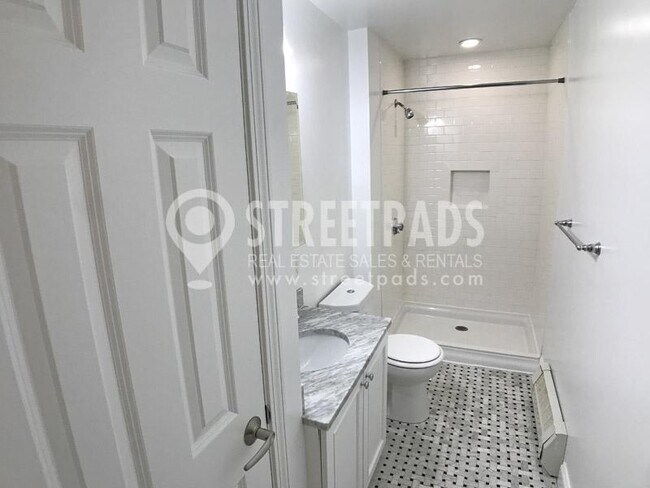 Building Photo - 3 bedroom in Cambridge MA 02138
