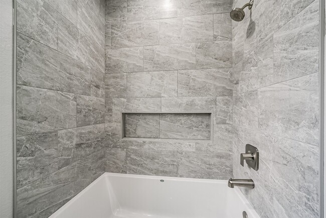 Building Photo - 16613 E Lynbrook