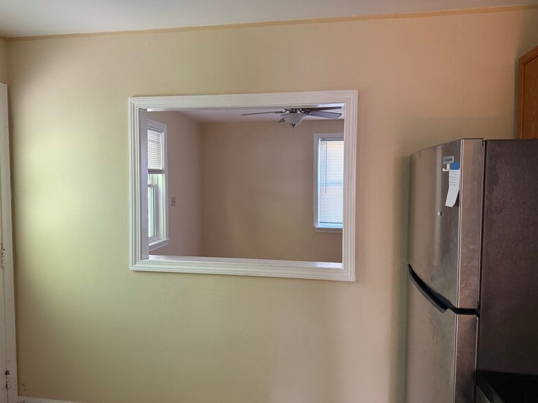 PASSTHROUGH TO LIVING ROOM - 190 Institute Rd