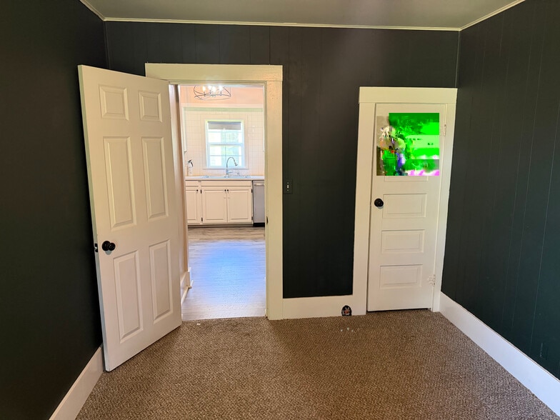 third bedroom - 210 S Jefferson St